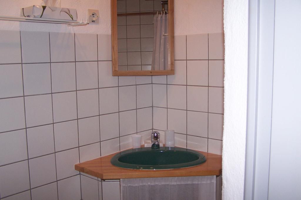 Salomony Chambre D'Hotes Marcols-les-Eaux Room photo