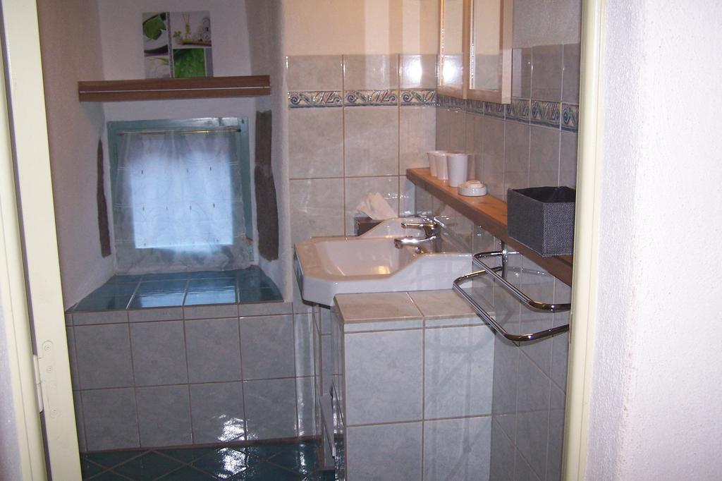 Salomony Chambre D'Hotes Marcols-les-Eaux Room photo
