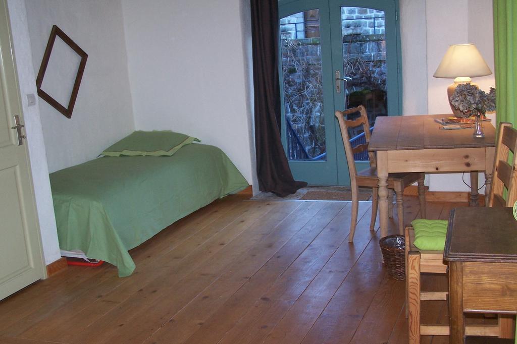 Salomony Chambre D'Hotes Marcols-les-Eaux Exterior photo